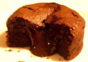 melted-chocolate-cake-tangylife