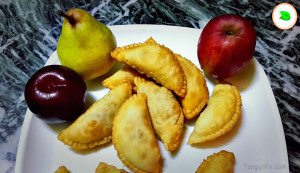 mixed fruit gujiya apple pear plum - tangylife